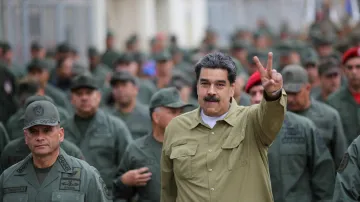 Nicolás Maduro během vojenského cvičení