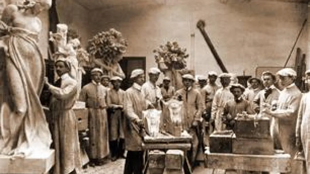 Sochařství má v Hořicích tradici