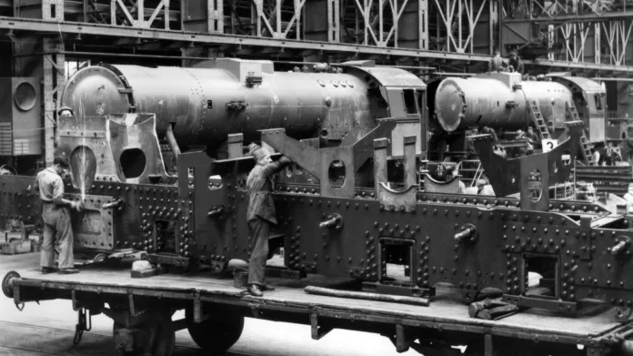 Výroba lokomotiv (Berlín 1943)