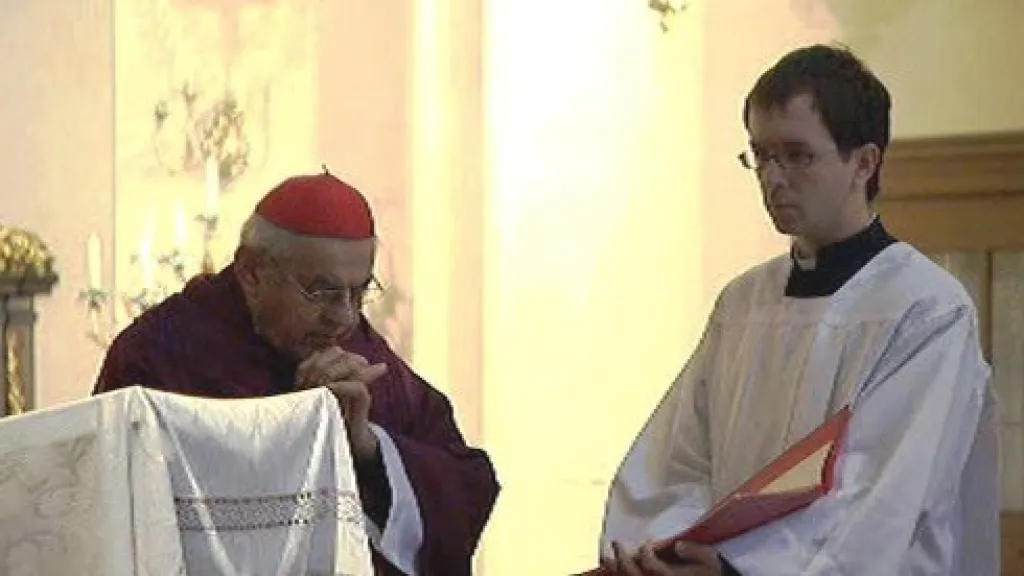 Kardinál Miloslav Vlk při mši