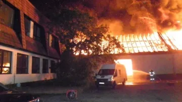 Požár skladu v Hrušovanech u Brna