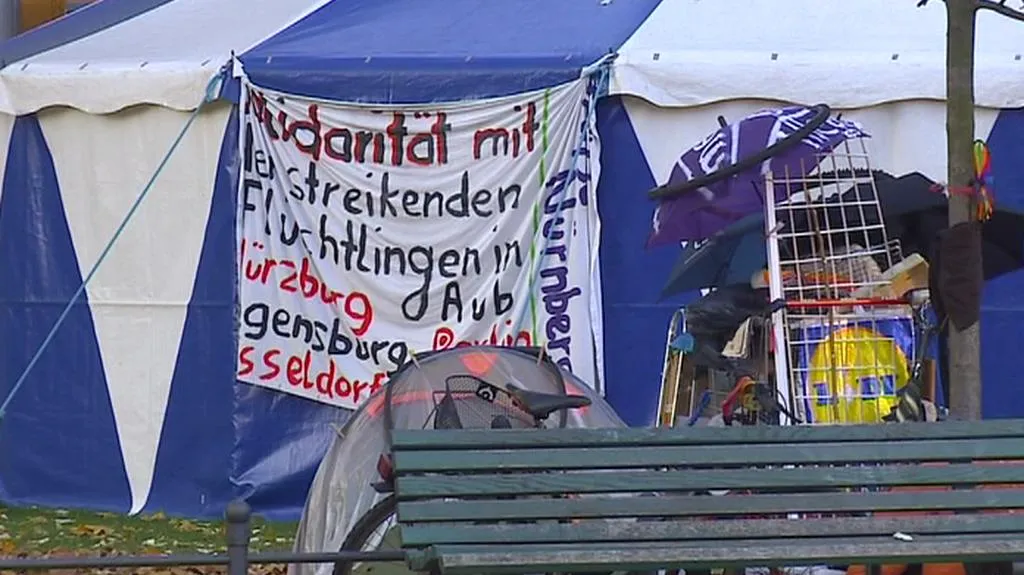 Utečenci postavili v Berlíně stanové městečko