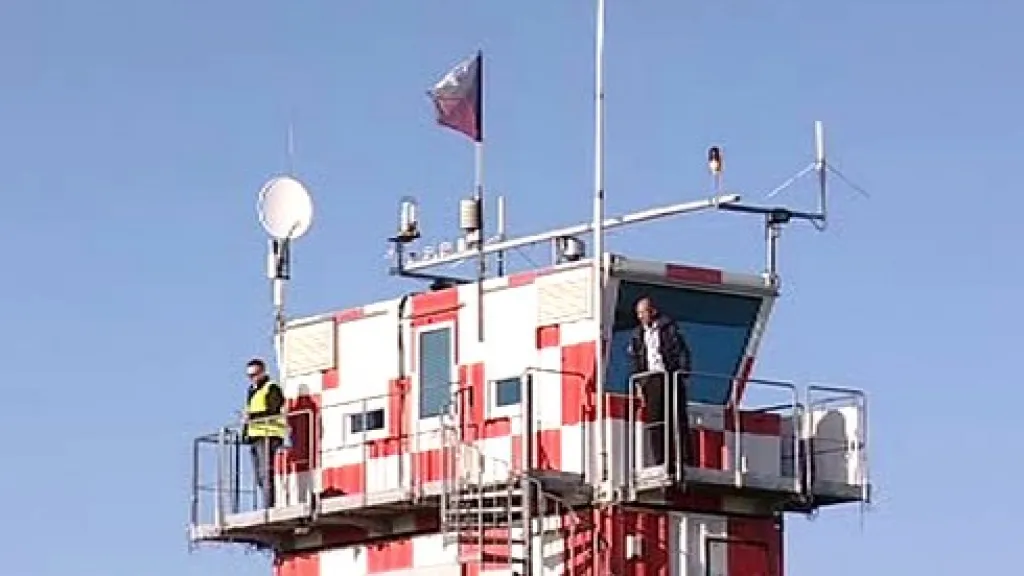 Kontrolní věž hradeckého letiště