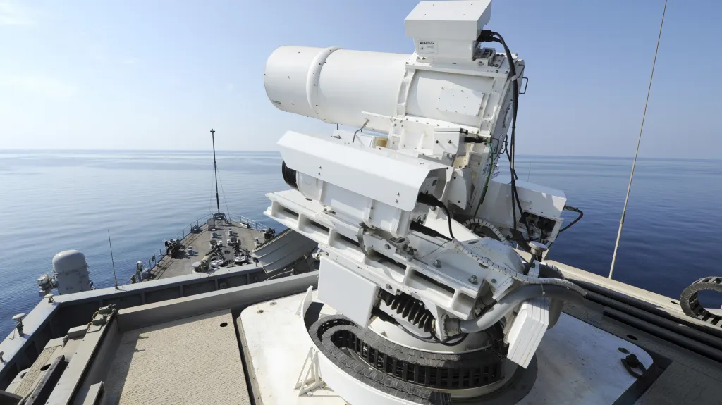 Americký laserový systém na vojenské lodi Ponce