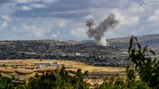 Kouř stoupající z Libanonu po izraelském úderu na hnutí Hizballáh (květen 2024)