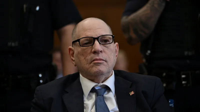 Harvey Weinstein u soudu v New Yorku (9. dubna 2025)