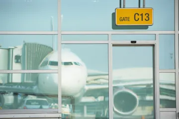 Asie lační po klech a nosorožčích rozích. Ruzyně funguje jako tranzit