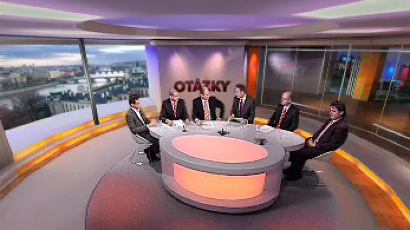 Místopředsedové parlamentních stran - Petr Gandalovič (ODS), Bohuslav Sobotka (ČSSD), Jiří Dolejš (KSČM), Marián Hošek (KDU-ČSL) a Ondřej Liška (SZ) v Otázkách Václava Moravce v neděli 10. 2., jeden den po prezidentské volbě.