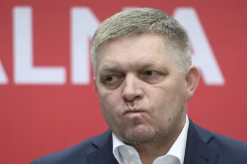 Parlamentní výbor doporučil poslancům, aby vydali Fica k vazebnímu stíhání