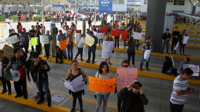 Protesty Mexičanů proti rostoucím cenám pohonných hmot