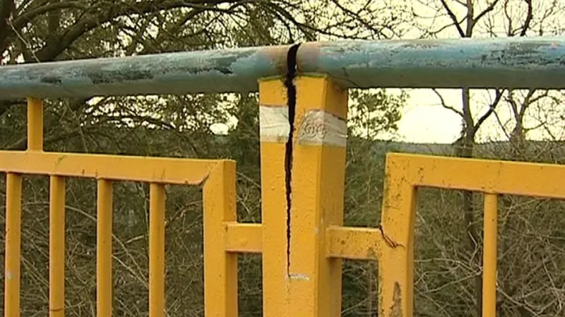 Žďákovský most je v havarijním stavu