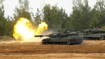 Tanky Leopard 2 na cvičení v Lotyšsku