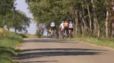 Čtyřiadvacetihodinové výzvě na kole se rozhodlo čelit přes sto jezdců