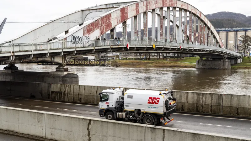Úklid v protipovodňové vaně v Ústí nad Labem