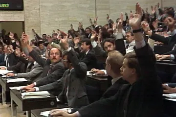 30 let zpět: Federální parlament schválil takzvaný velký lustrační zákon