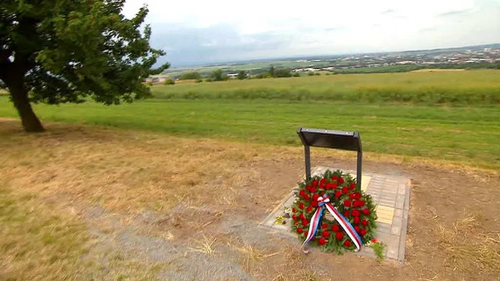 Pamětní deska na Švédských šancích u Přerova