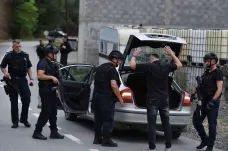 Při střetech s ozbrojenci na severu Kosova zemřel policista, mrtví jsou i tři útočníci