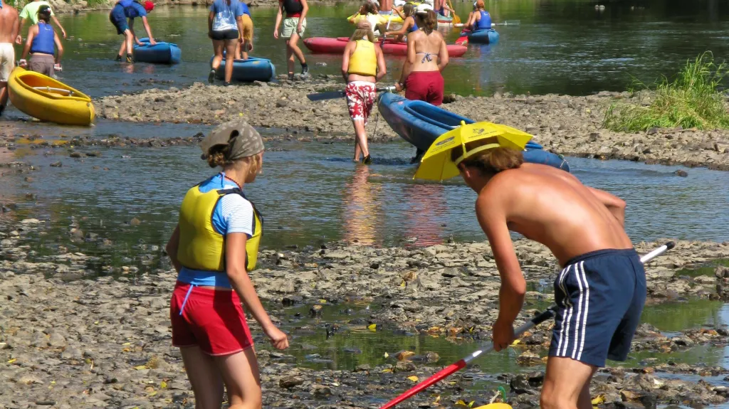 Některé řeky jsou kvůli suchu špatně sjízdné