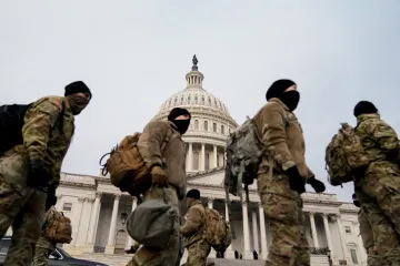 Trump ve Washingtonu vyhlásil výjimečný stav, u Kapitolu se před inaugurací opevňuje národní garda
