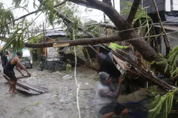Na Filipínách opět zabíjel tajfun, evakuovaných je půl milionu
