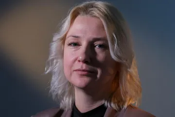 Putin získal vyzývatelku. Chce ukončit válku, s opozicí ji nic nepojí a vazby na oligarchy odmítá