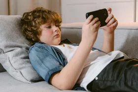 Technologie jako heroin pro mozek? Regulace pro děti je potřeba, míní odborníci