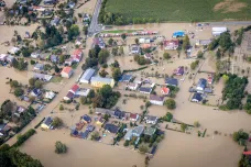 V zasažených regionech je omezena železniční i silniční doprava