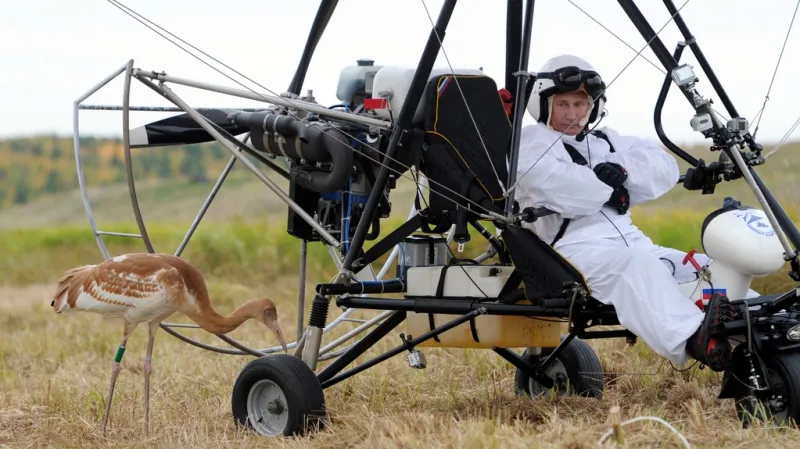 Vladimir Putin čeká na svého ptačího svěřence