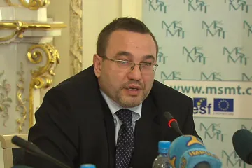 Dobešův perný den - vysvětluje podivnou seminární práci