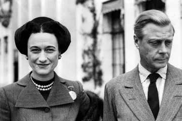 Abdikace kvůli lásce? I takový scénář psaly britské dějiny