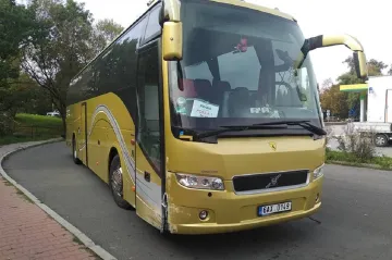 „Neuvěřitelný heroický čin.“ Řidič autobusu omdlel za jízdy, volantu se chopil jeden z cestujících