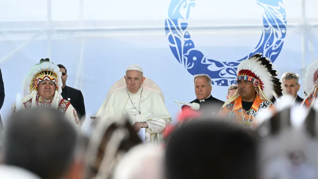 Papež František na setkání s původními obyvateli Kanady