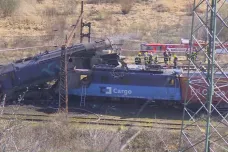 Na Teplicku se srazily nákladní vlaky, jeden ze strojvedoucích zemřel