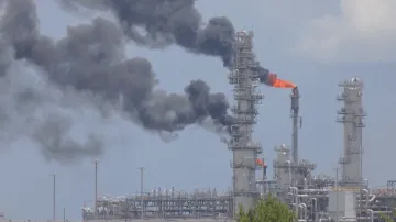 Horizont ČT24: Zisky ropných gigantů v době energetické krize