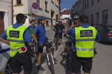 Bezohlední cyklisté trápí Mikulov. Strážníci rozdají denně desítky pokut