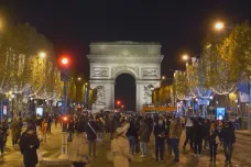 Francouzi se obávají nedostatku elektřiny a šetří. Vánočního osvětlení se ale nevzdají