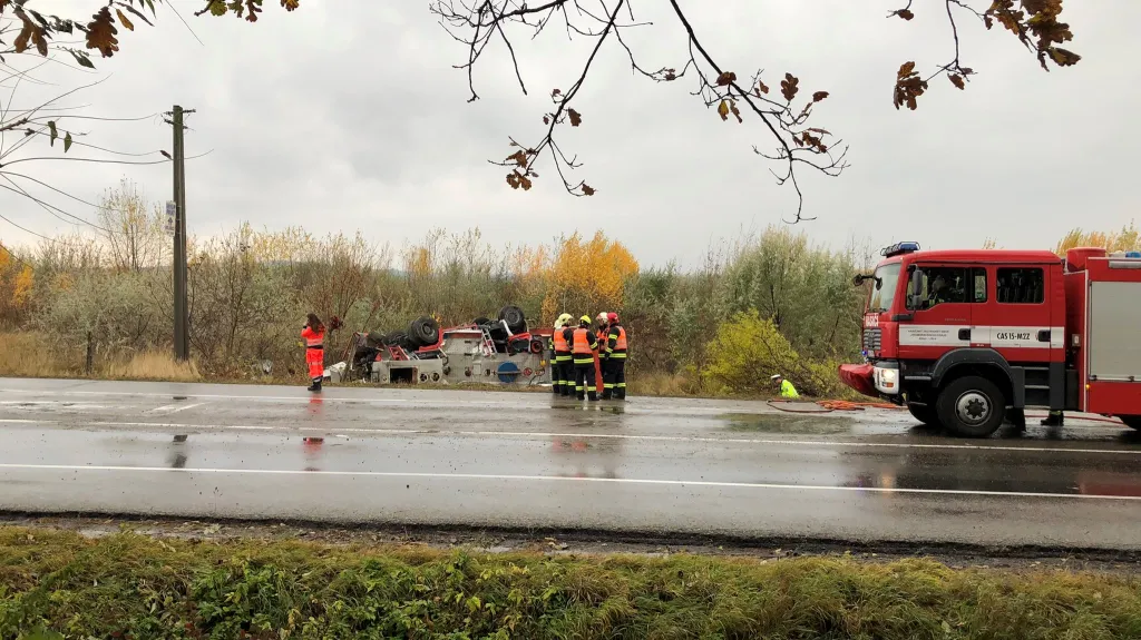 Havárie hasičské cisterny u Jiříkovic