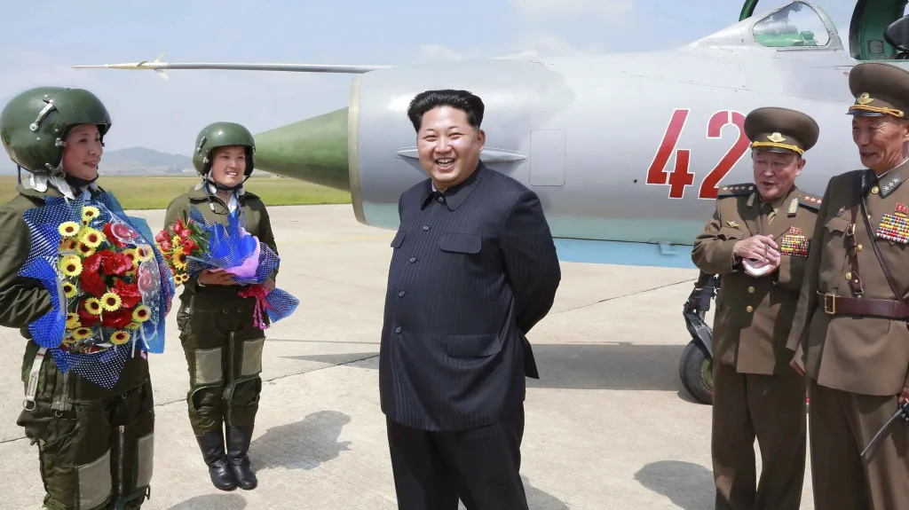 Kim Čong-un s pilotkami