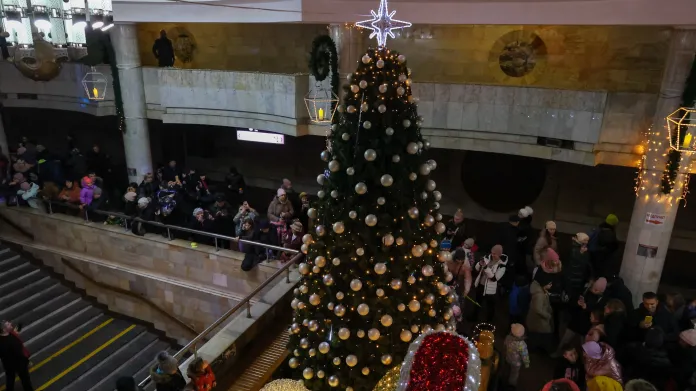 Vánoční strom v charkovském metru