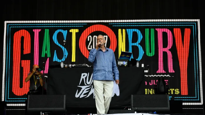 Corbynův projev na ikonickém festivale v Glastonbury