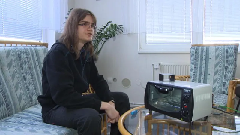 Student Josef Gajdůšek a jeho upravená trouba