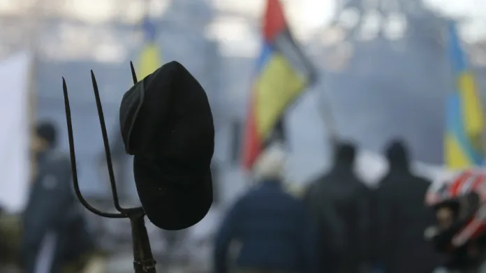 Nespokojení Ukrajinci zůstávají v ulicích Kyjeva