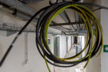 Obce uvítaly záměr vlády kompenzovat jim výpadek příjmů. Výplata přes kraje prý ale vše zdrží