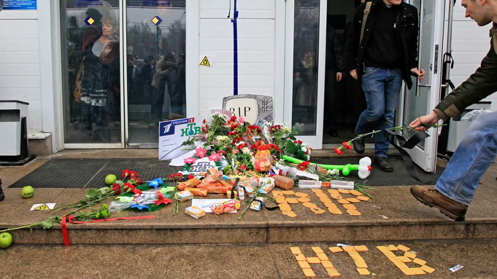 Demonstranti se "rozloučili" s televizí NTV