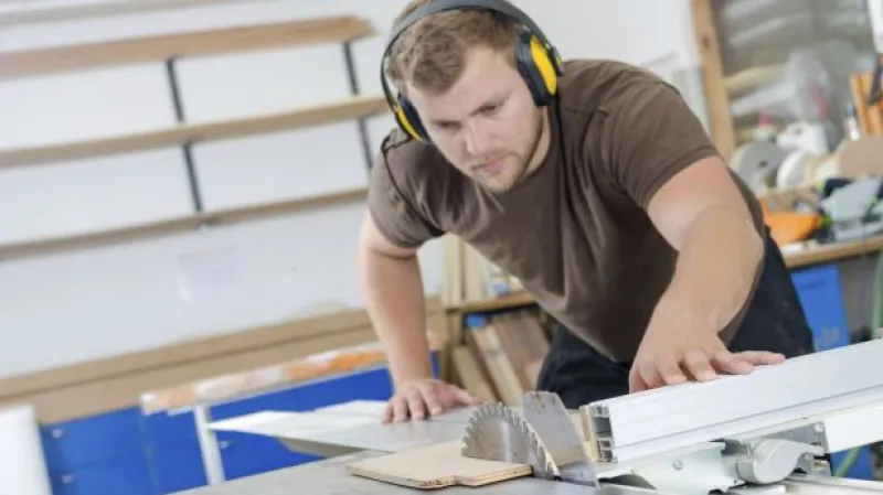 Středula: Příjem při kurzarbeitu by neměl jít pod 90 procent průměrného výdělku