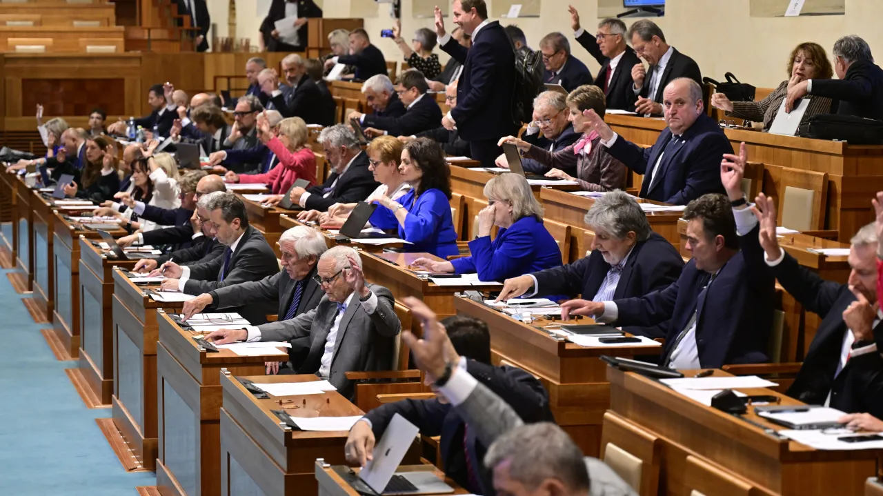 ANO chce v Senátu posílit, pro sněmovní opozici je klíčové tam udržet většinu