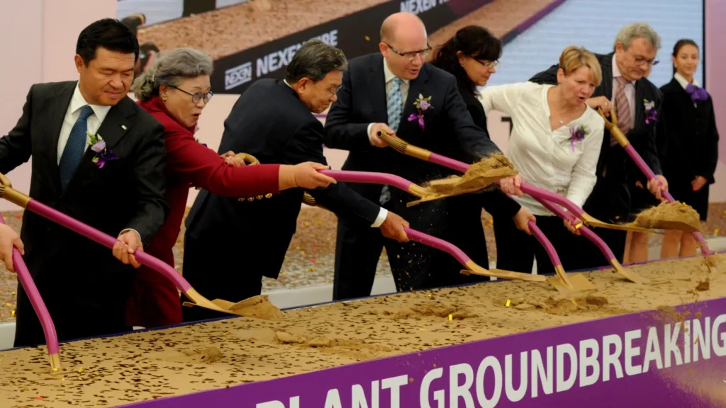 Zahájení stavby továrny Nexen