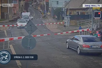 Ženy, které v Řeporyjích vedly děti přes koleje, nespáchaly trestný čin