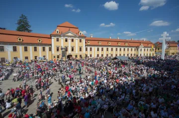 Církev po restitucích zvýší aktivitu. Chce se zapojit do života měst a obcí