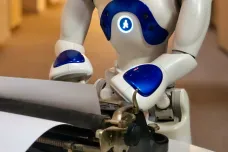 Když robot píše hru, má nechtěný smysl pro humor a dost myslí na sex